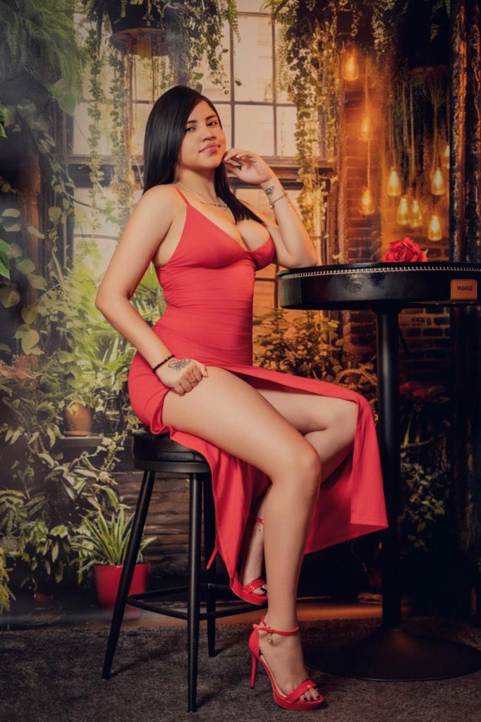 617746381: Chica busca chico en Madrid