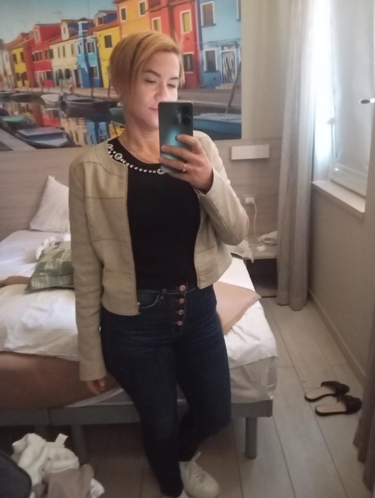 Chica busca chico en Cádiz: 