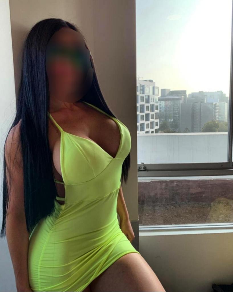 604972342: Chica busca chico en Sevilla
