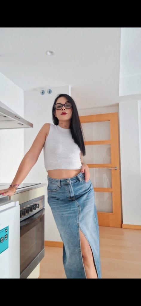 Chica busca chico en Valencia: Chica busca chico