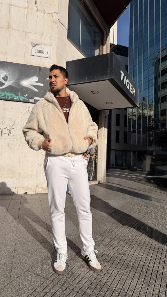 Chico busca chica en Asturias: 