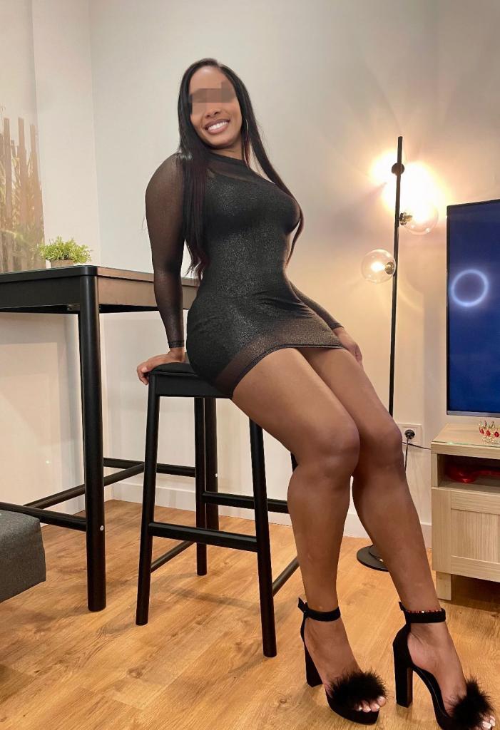 628917127: Chica busca chico en Zaragoza