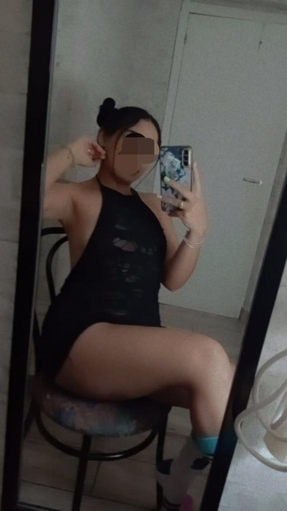 Chica busca chico en Almería: 