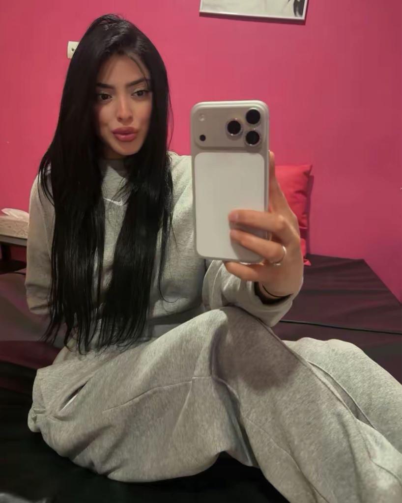 Chica busca chico en Ibiza: Chica busca chico