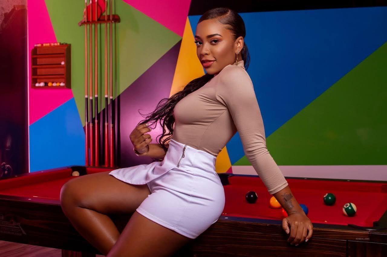 Chica busca chico en Almería: 