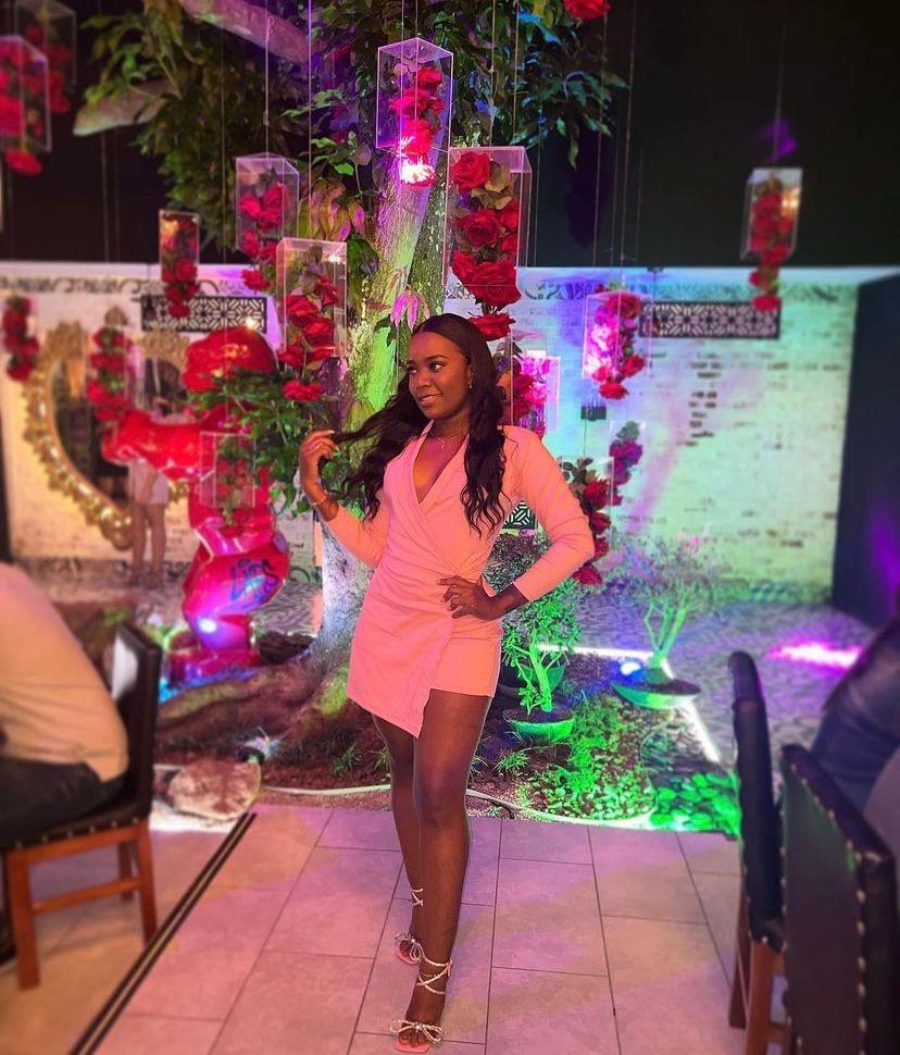 Chica busca chico en Almería: 