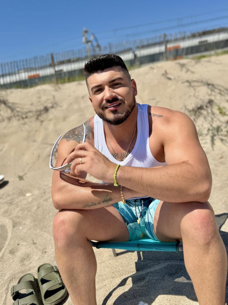 Chico busca chica en Sevilla: 