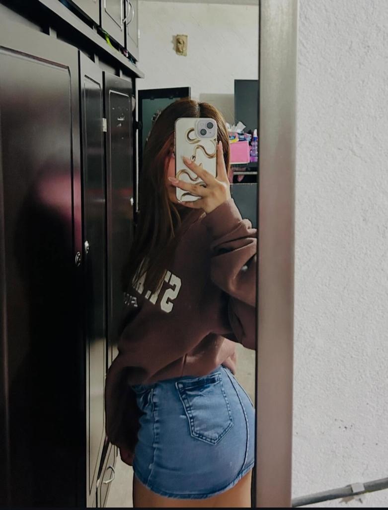 631825449: Chica busca chico en Málaga