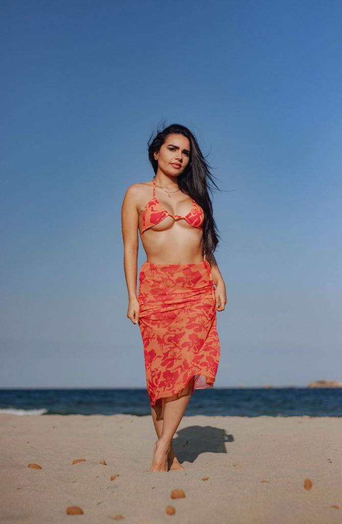 Chica busca chico en Ibiza: 