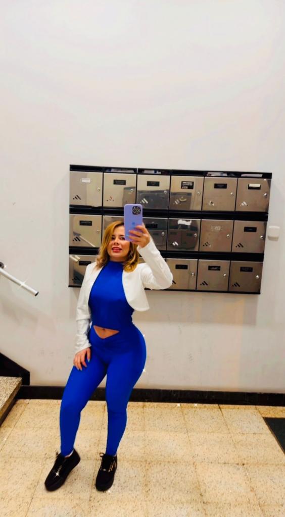 611781430: Chica busca chico en Murcia