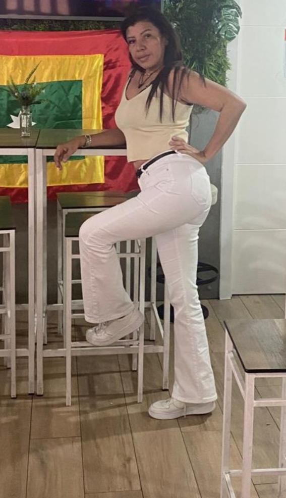 Chica busca chico en Huelva: 