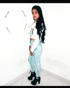 662375513: Chica busca chico en Ibiza