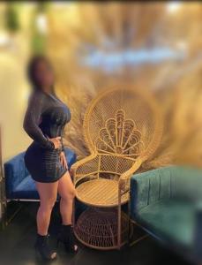 633010434: Chica busca chico en Madrid