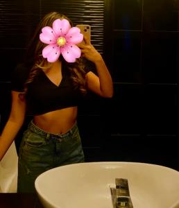 742031846: Chica busca chico en Madrid