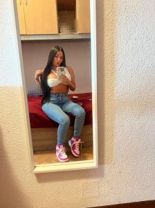 614309197: Chica busca chico en Cádiz