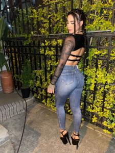 643693495: Chica busca chico en Madrid