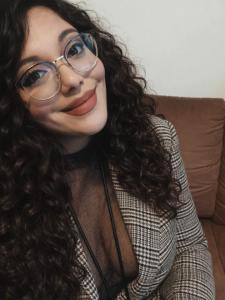 655236041: Chica busca chico en Sevilla