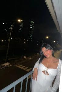 664039809: Chica busca chico en Barcelona