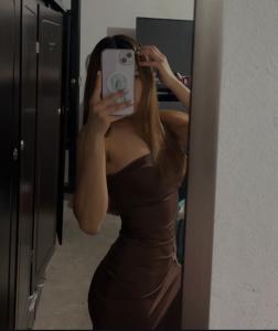 631825449: Chica busca chico en Málaga