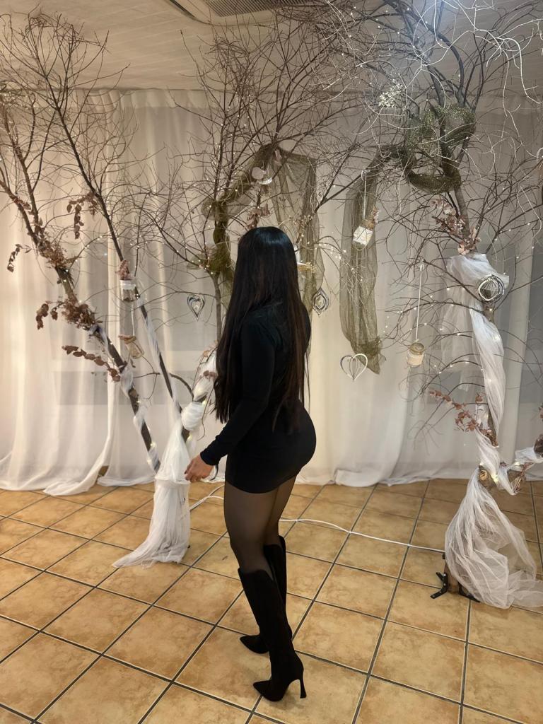 604167796: Chica busca chico en Sevilla