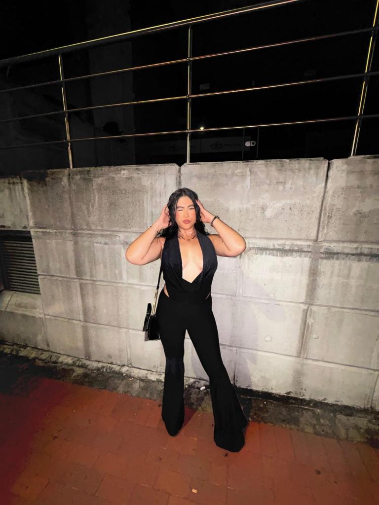 Chica busca chico en Ibiza: 