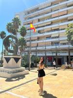 653643940: Chica busca chico en Granada