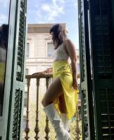 698988978: Chica busca chico en León