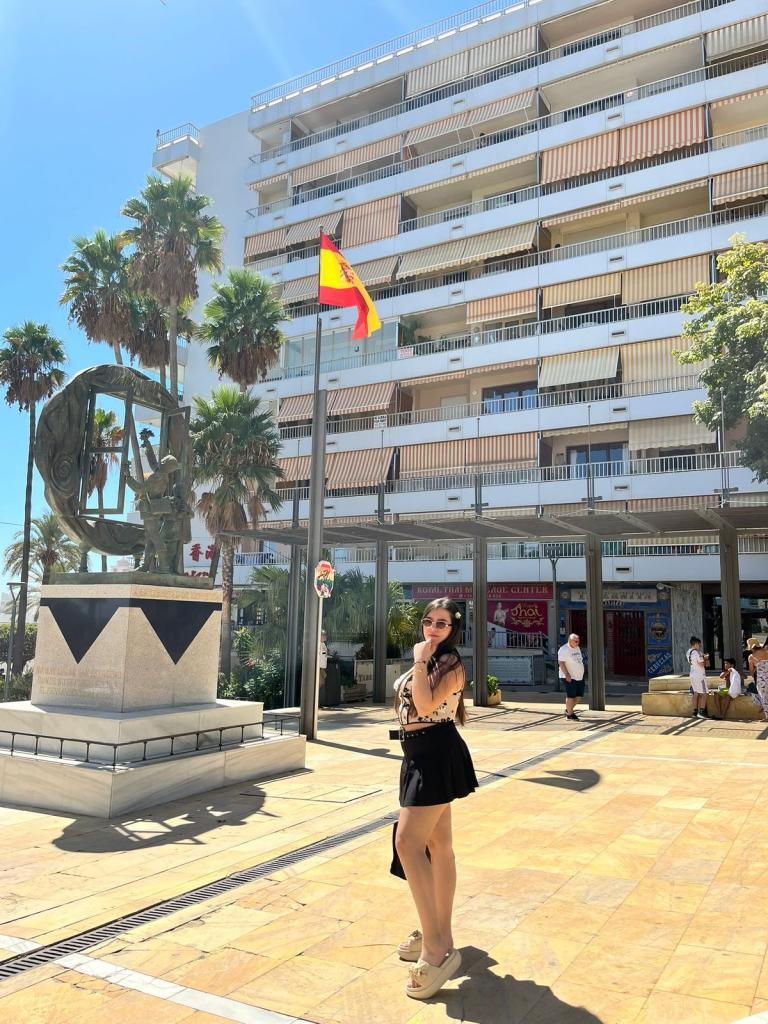 653643940: Chica busca chico en Granada