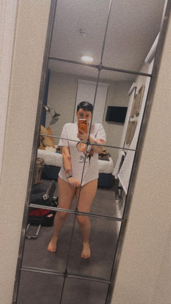 631515025: Chica busca chico en Ibiza