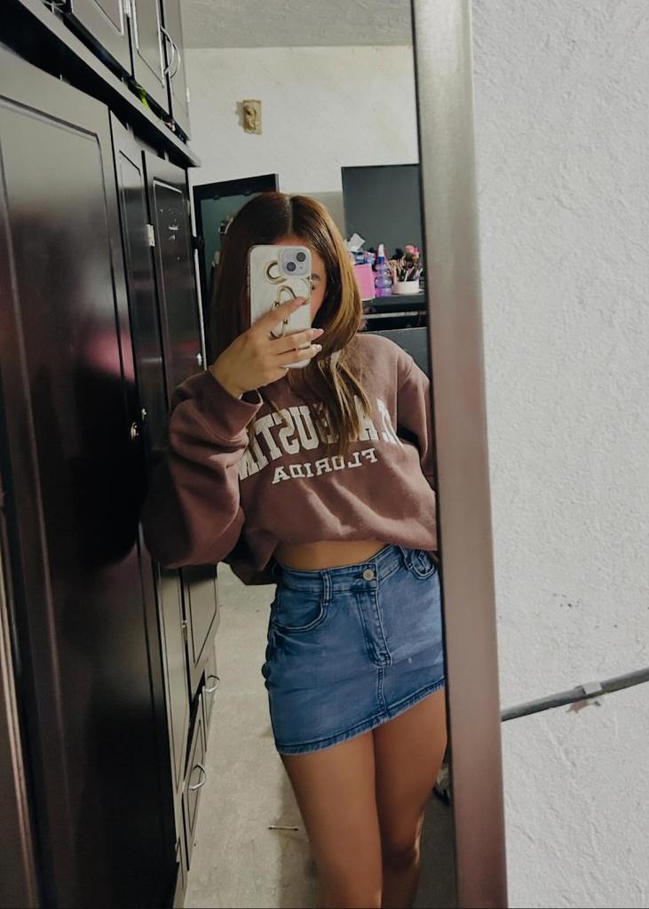 631825449: Chica busca chico en Málaga