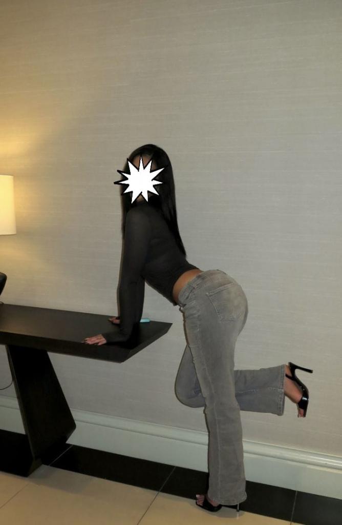 659127930: Chica busca chico en Cantabria