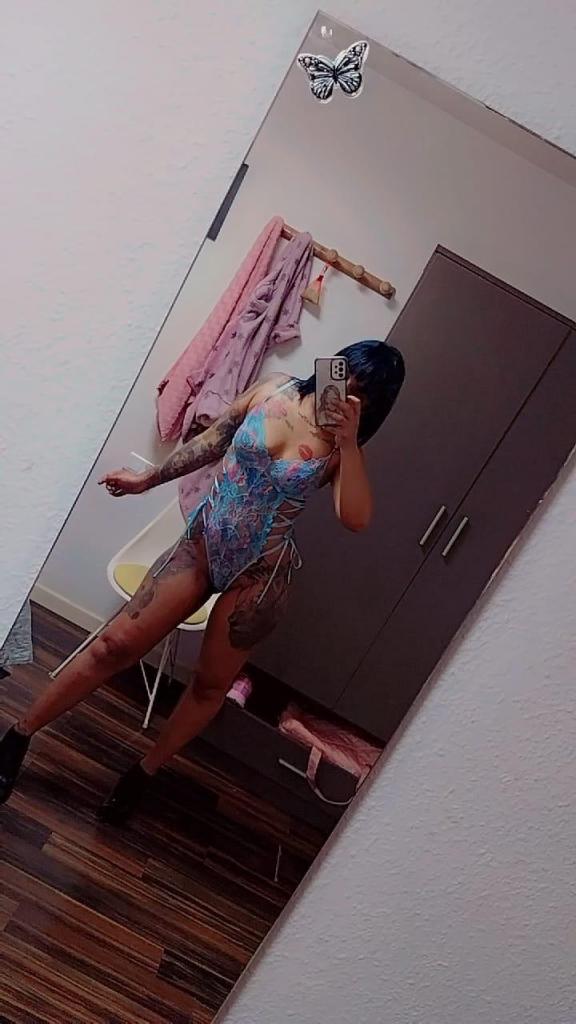 Chica busca chico en Cádiz: 