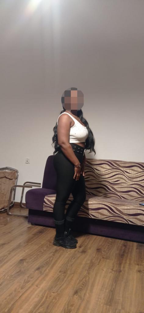 632057245: Chica busca chico en Málaga