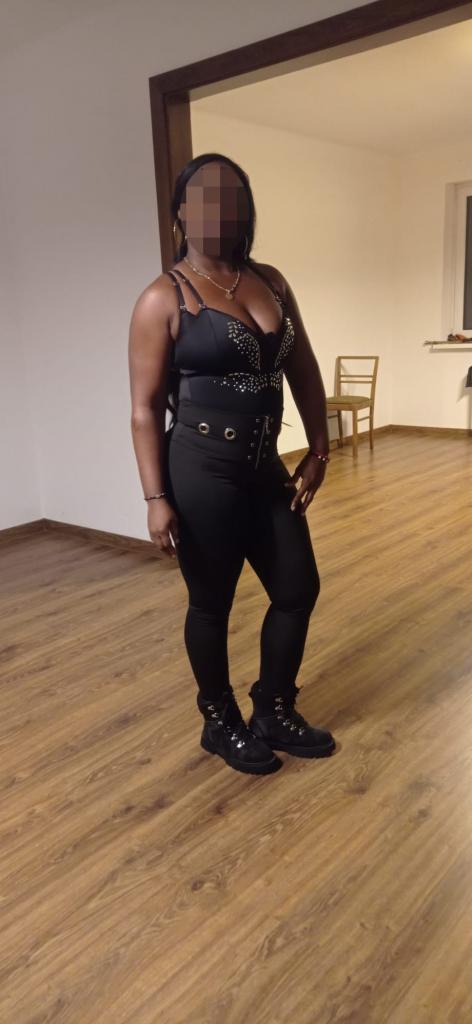 632057245: Chica busca chico en Málaga