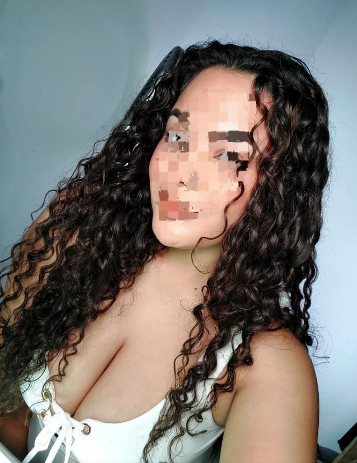 641996381: Chica busca chico en Sevilla