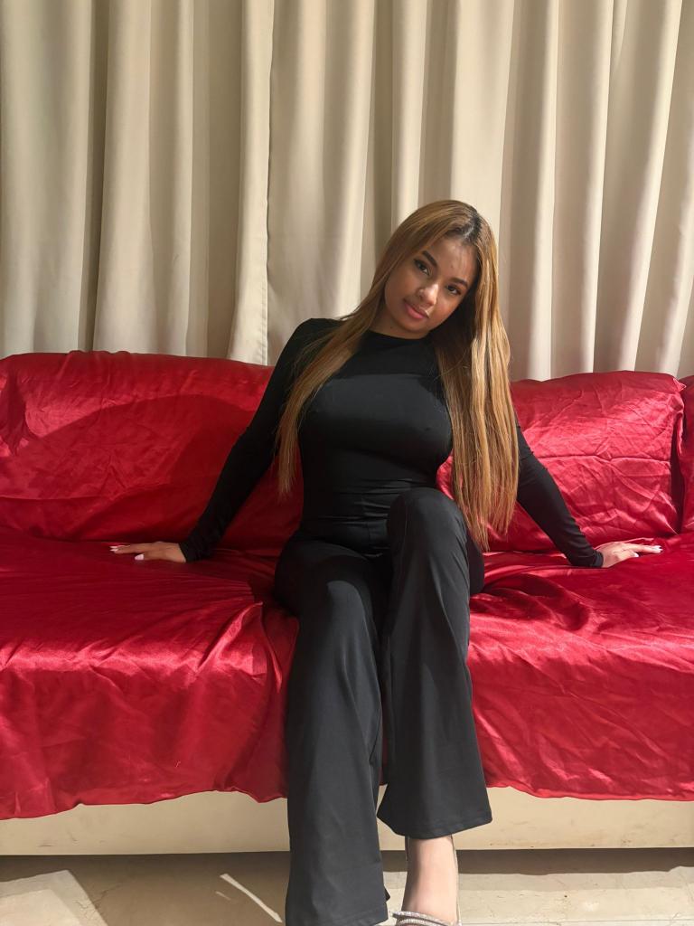 Chica busca chico en Ibiza: 