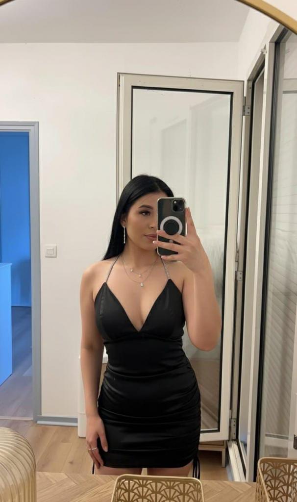 Chica busca chico en Ibiza: 