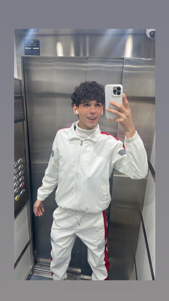 Chico busca chica en Granada: 