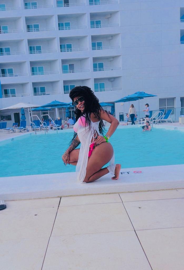 Chica busca chico en Granada: 