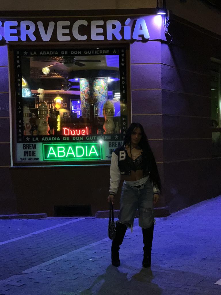 623740063: Transexual en León