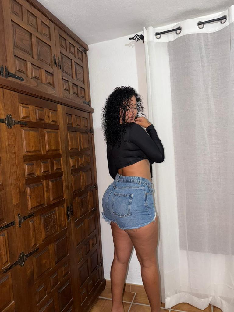 Chica busca chico en Cádiz: 