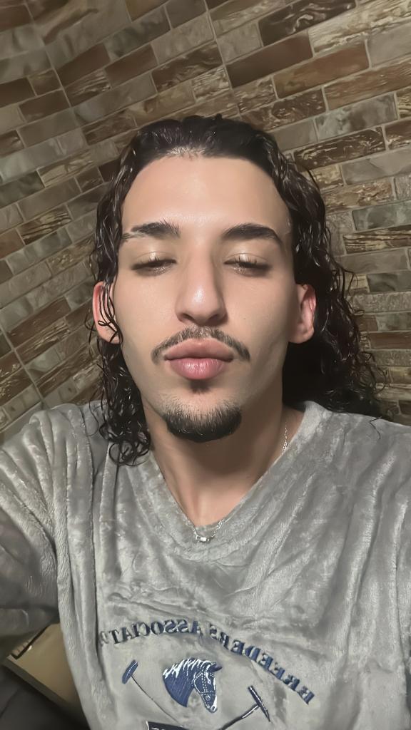 613599333: Chico busca chica en Madrid