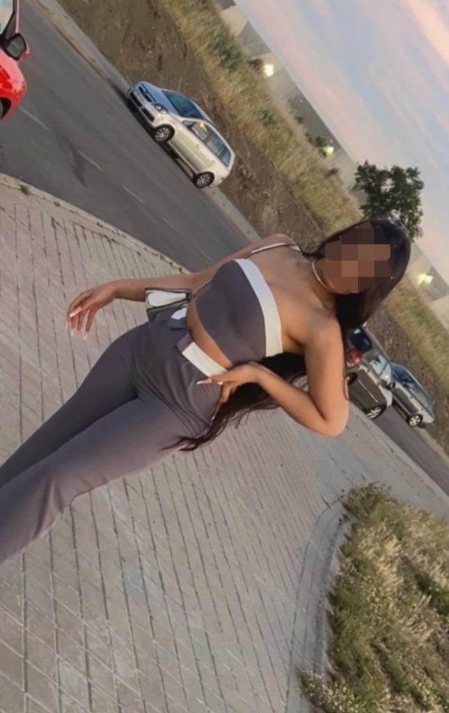 Chica busca chico en Cádiz: 