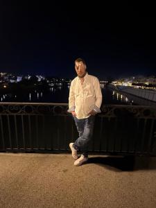 623144190: Chico busca chica en Madrid