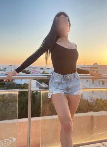 664105541: Chica busca chico en Madrid