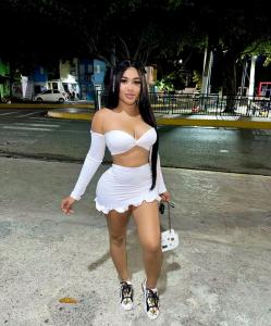 672917530: Chica busca chico en Gerona