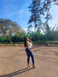 641996381: Chica busca chico en Sevilla