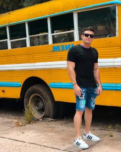 653577944: Chico busca chica en Valencia