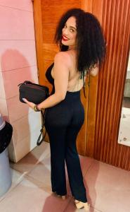 665154429: Chica busca chico en Barcelona