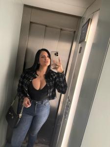 664489169: Chica busca chico en Almería